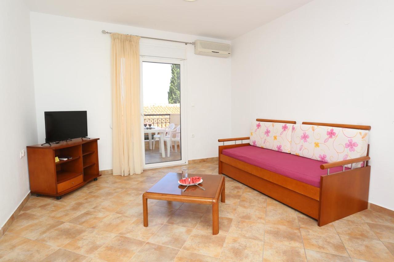 Palia Platia Apartments 페프코초리 외부 사진